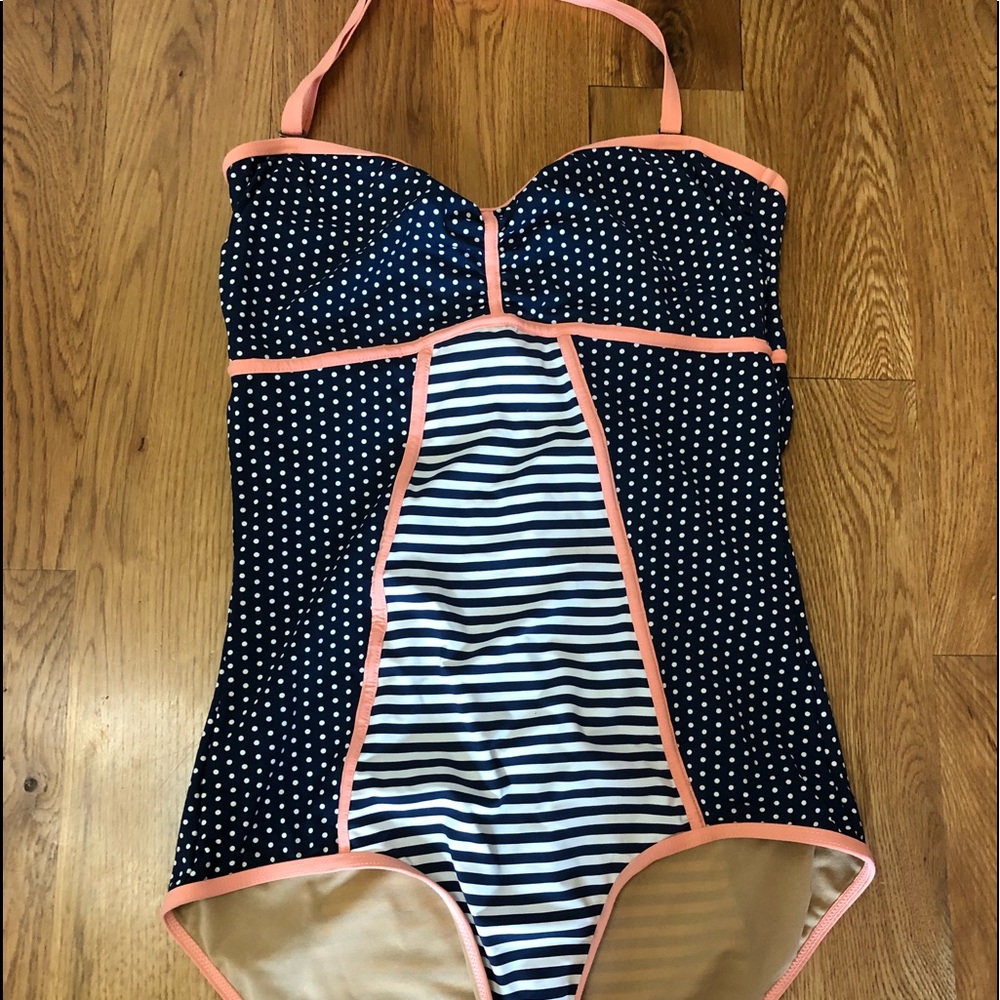 Cute design one piece swimsuit